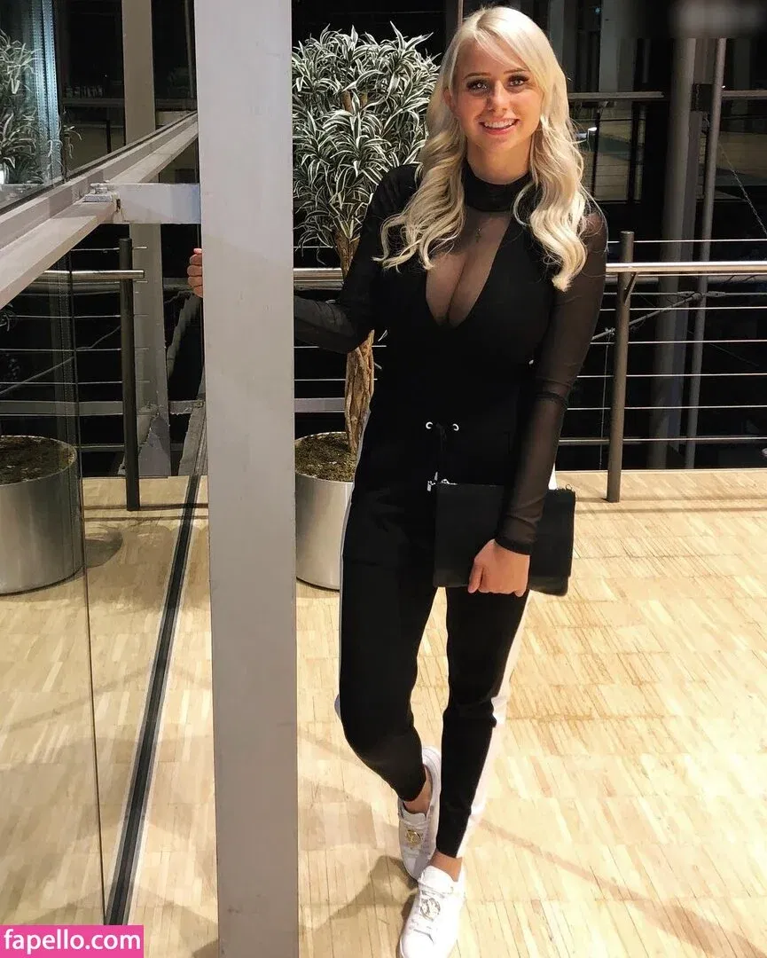 Carina Spack Onlyfans Photo Gallery 