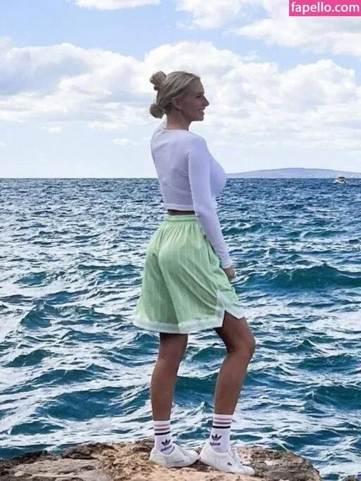 Carina Spack Onlyfans Photo Gallery 