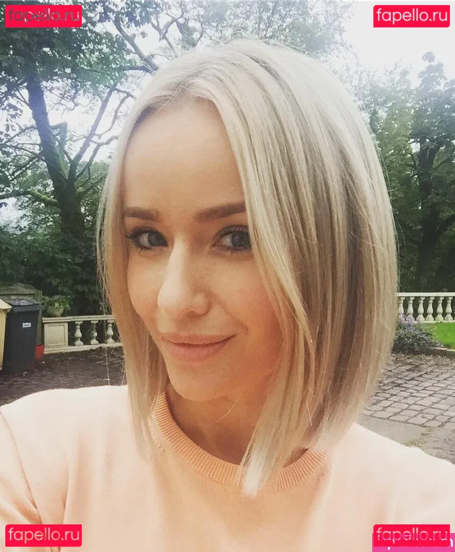 Sammy Winward Onlyfans Photo Gallery 