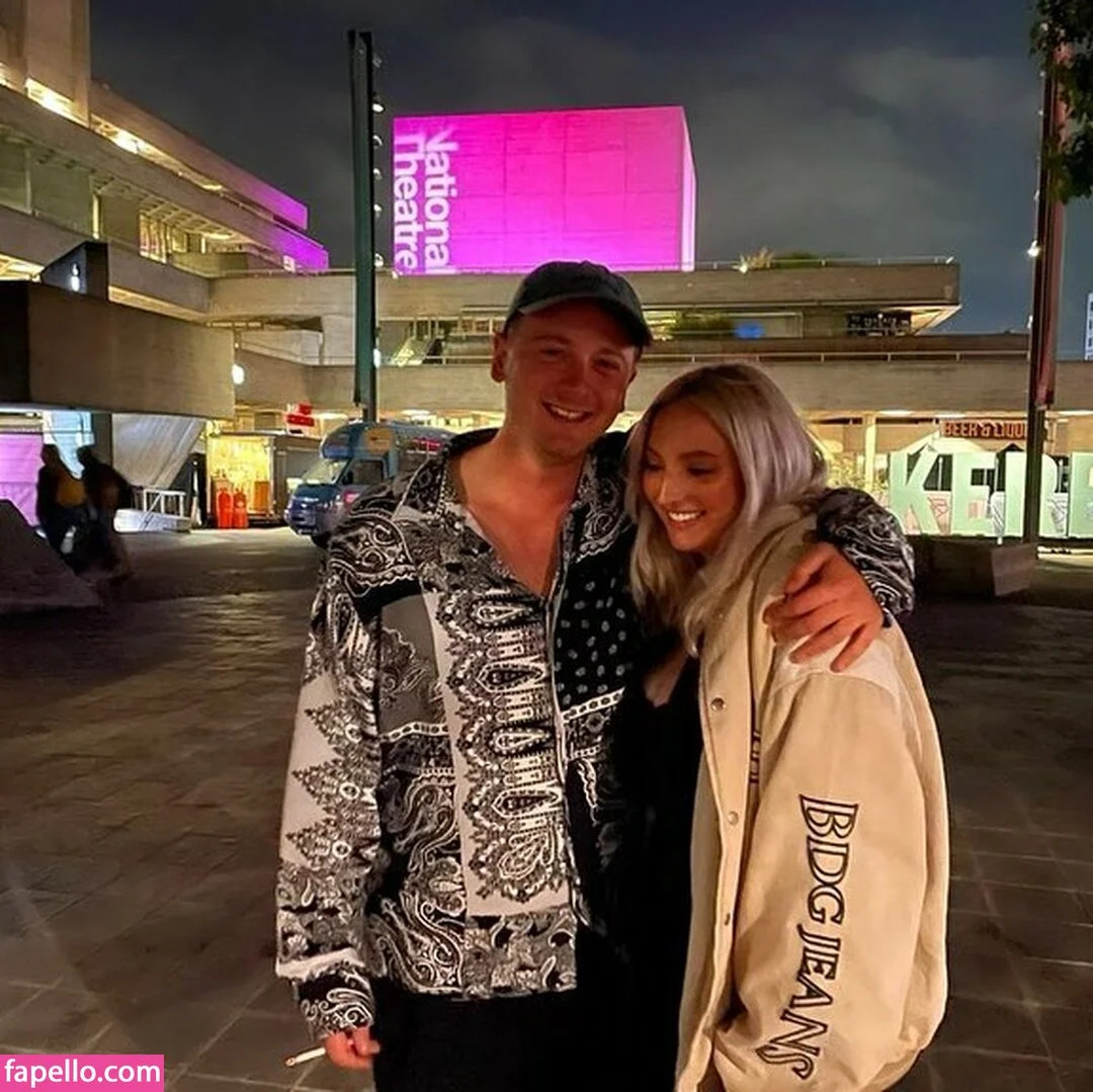 Shona Colson Onlyfans Photo Gallery 