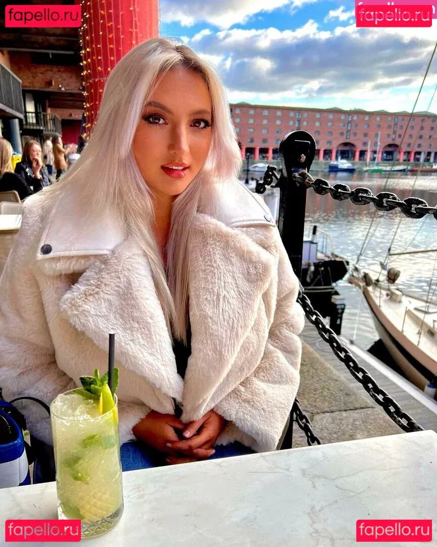 Shona Colson Onlyfans Photo Gallery 