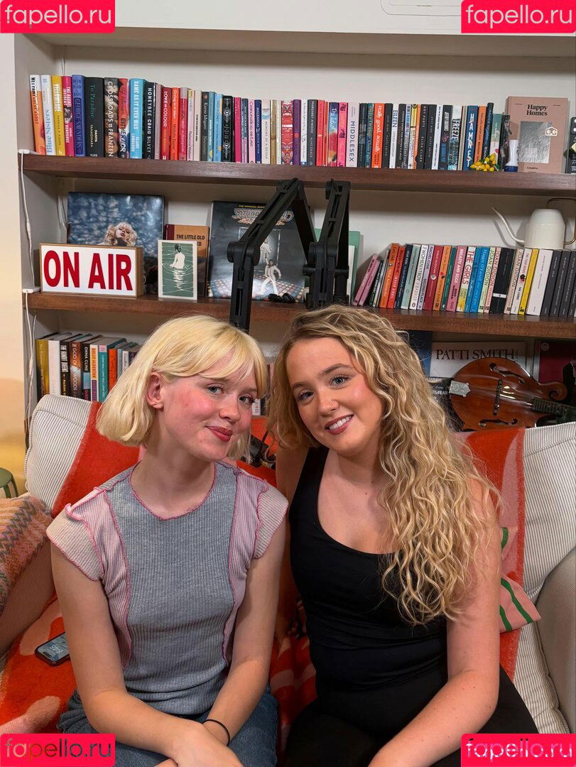 Maisie Peters Onlyfans Photo Gallery 