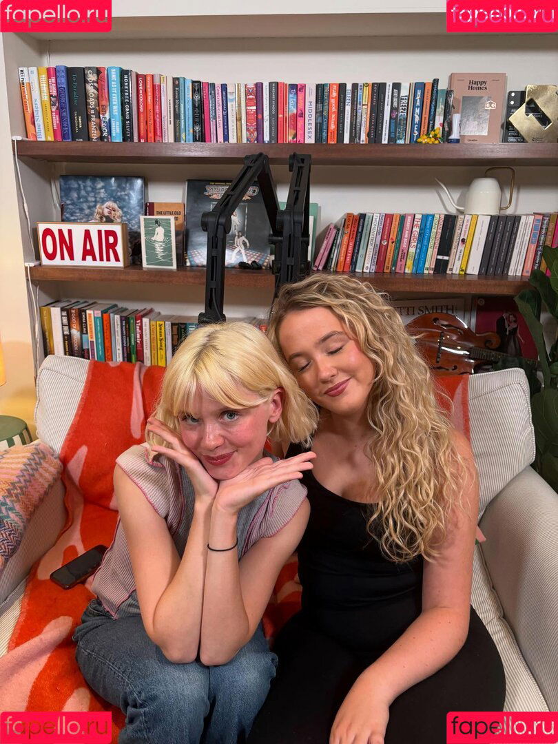 Maisie Peters Onlyfans Photo Gallery 