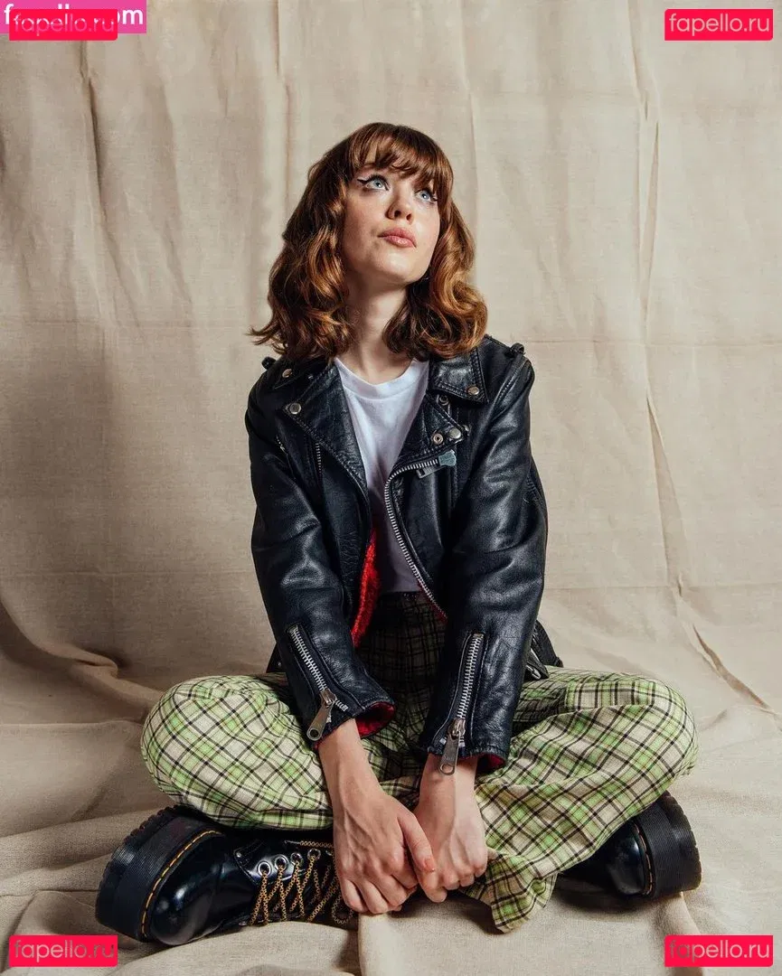 Maisie Peters Onlyfans Photo Gallery 