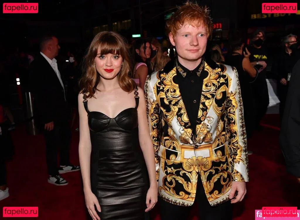 Maisie Peters Onlyfans Photo Gallery 