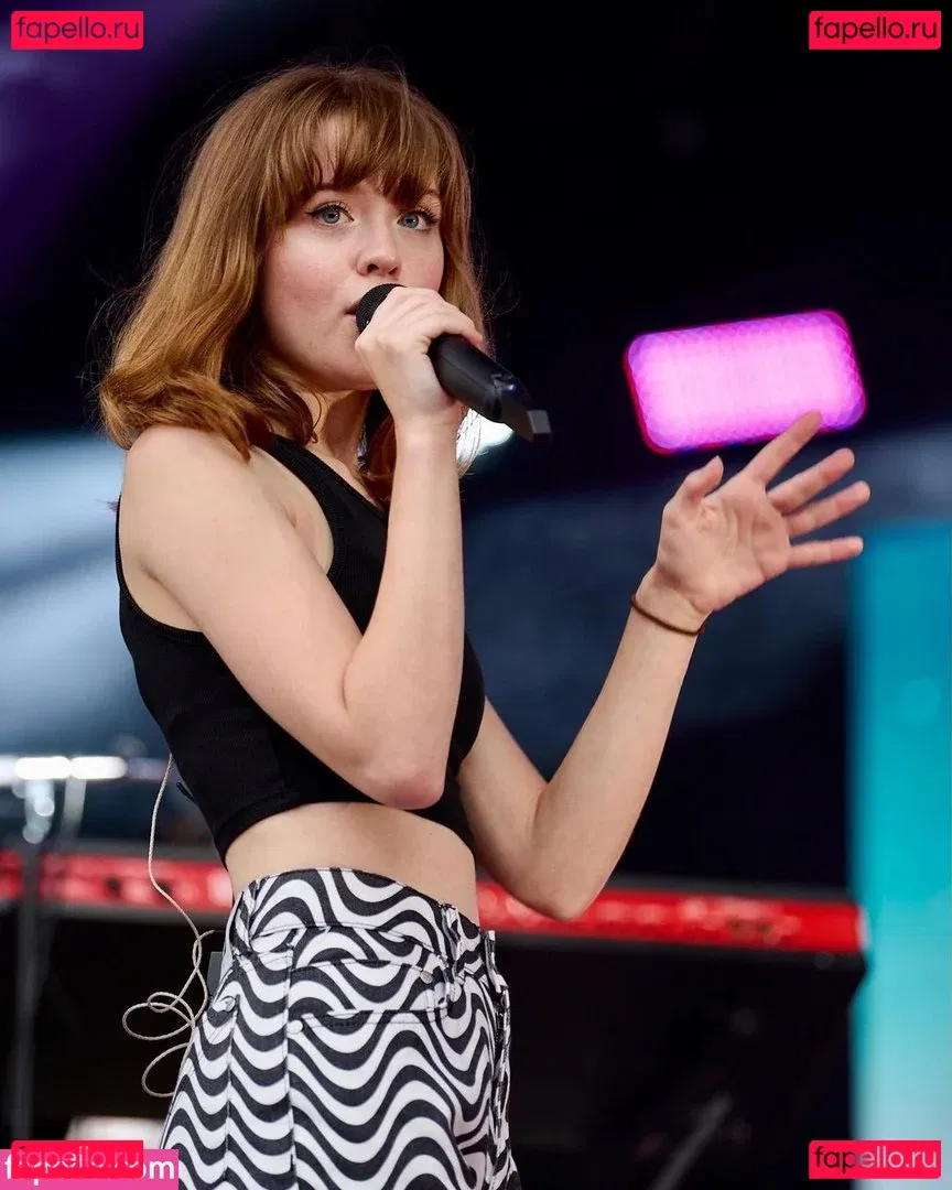 Maisie Peters Onlyfans Photo Gallery 