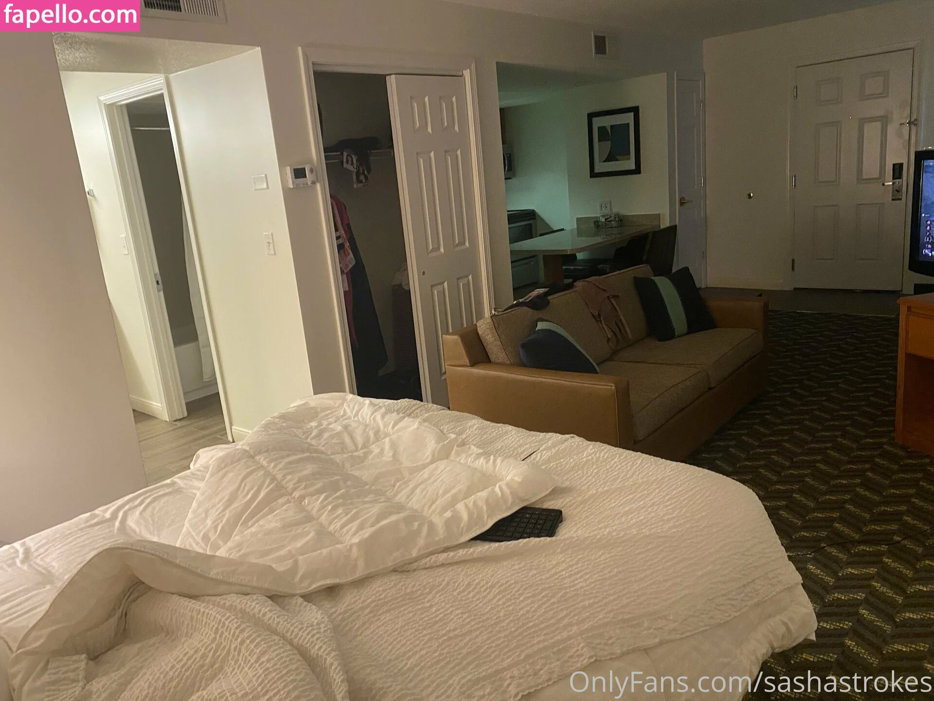 sashastrokes Onlyfans Photo Gallery 