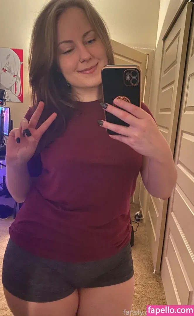 SylveeVT Onlyfans Photo Gallery 