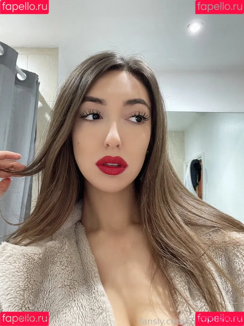 Coral Larsen Onlyfans Photo Gallery 