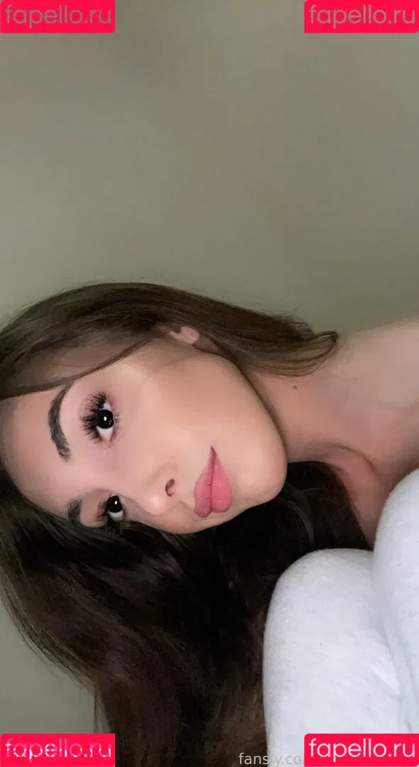 Coral Larsen Onlyfans Photo Gallery 