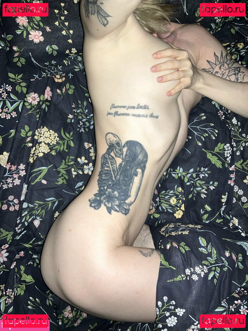 skyestone9 / stone_bramble / stonebramble Onlyfans Photo Gallery 