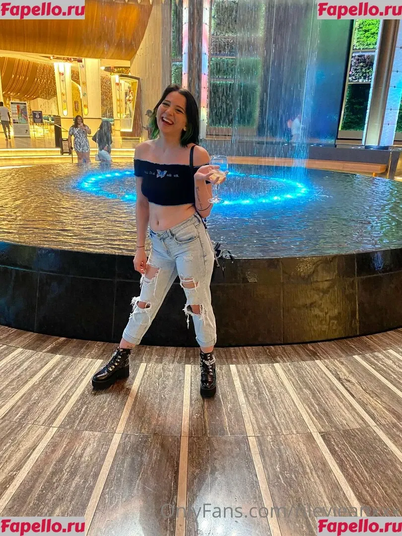Riley Jean Onlyfans Photo Gallery 