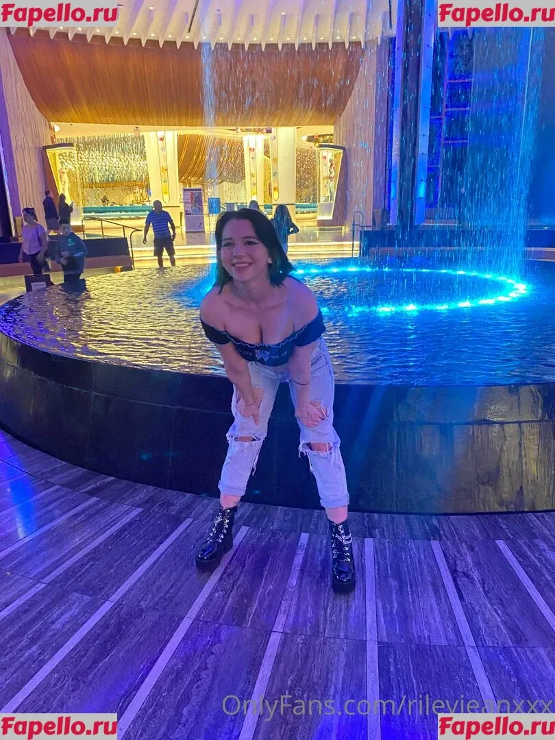 Riley Jean Onlyfans Photo Gallery 