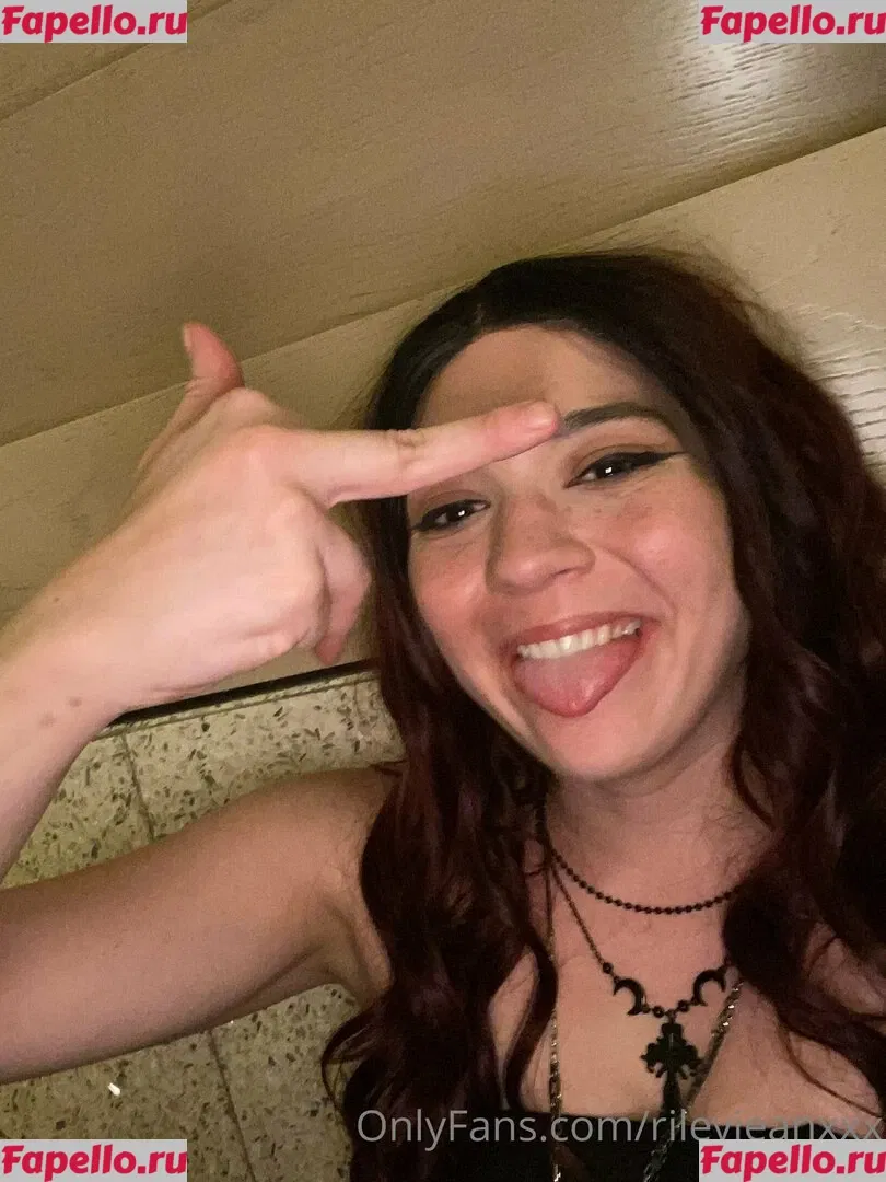Riley Jean Onlyfans Photo Gallery 