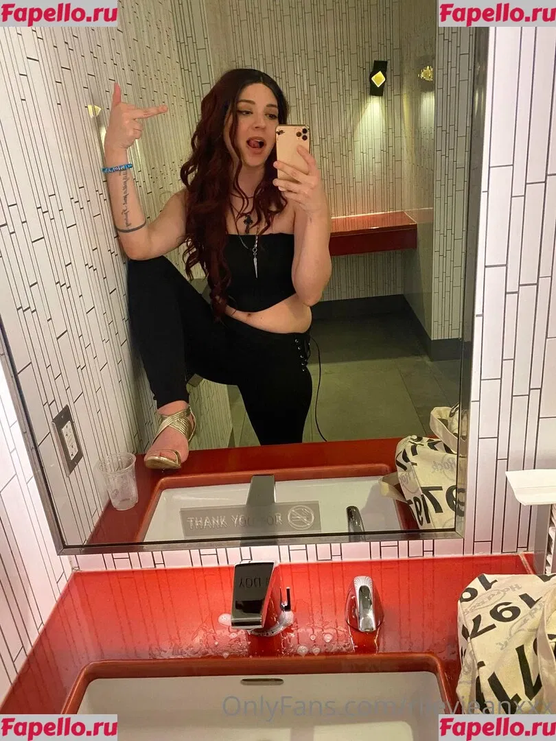 Riley Jean Onlyfans Photo Gallery 