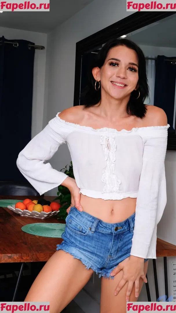 Riley Jean Onlyfans Photo Gallery 