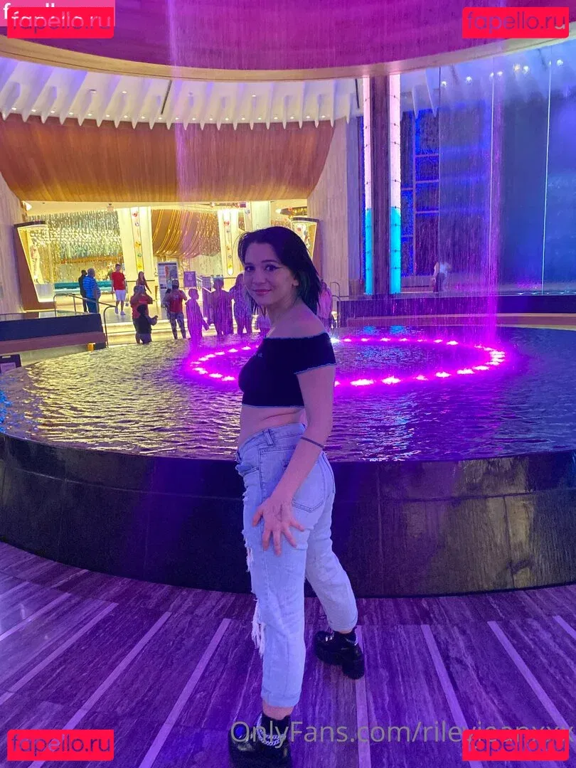 Riley Jean Onlyfans Photo Gallery 