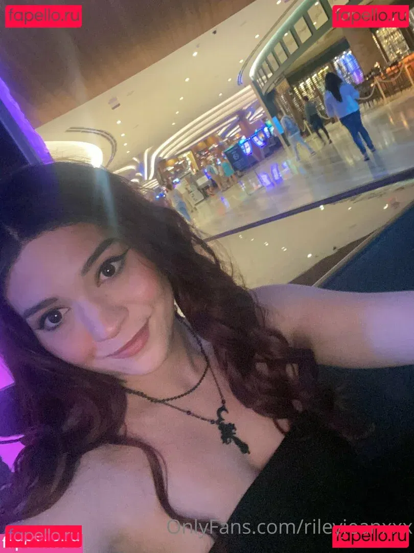 Riley Jean Onlyfans Photo Gallery 