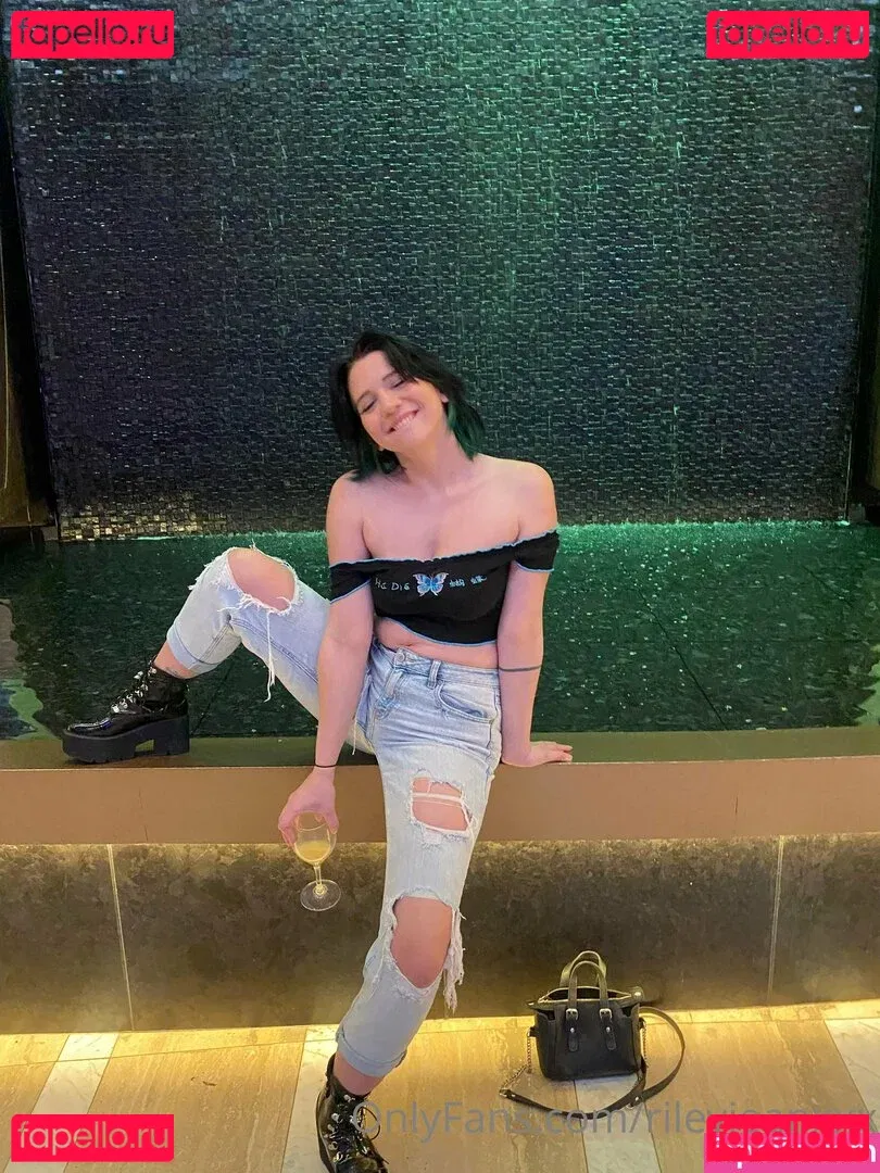 Riley Jean Onlyfans Photo Gallery 