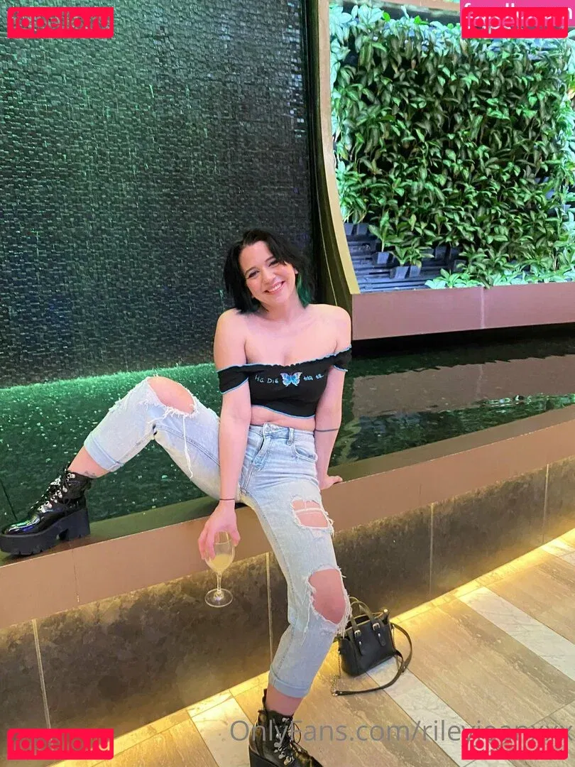 Riley Jean Onlyfans Photo Gallery 