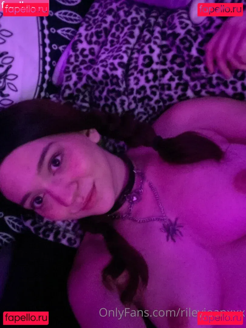 Riley Jean Onlyfans Photo Gallery 