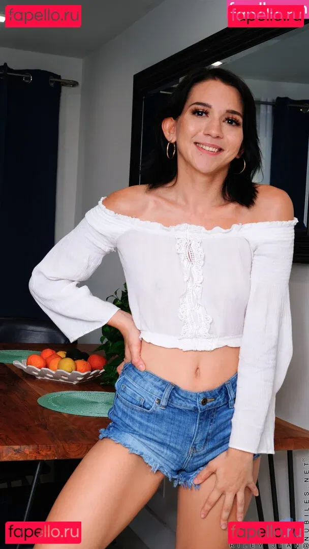 Riley Jean Onlyfans Photo Gallery 