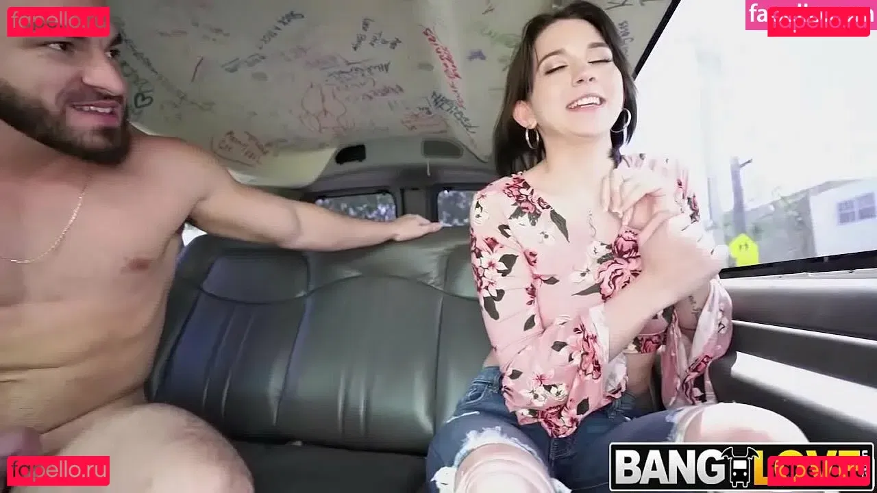 Riley Jean Onlyfans Photo Gallery 