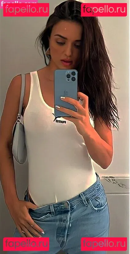 Rafa Kalimann Onlyfans Photo Gallery 