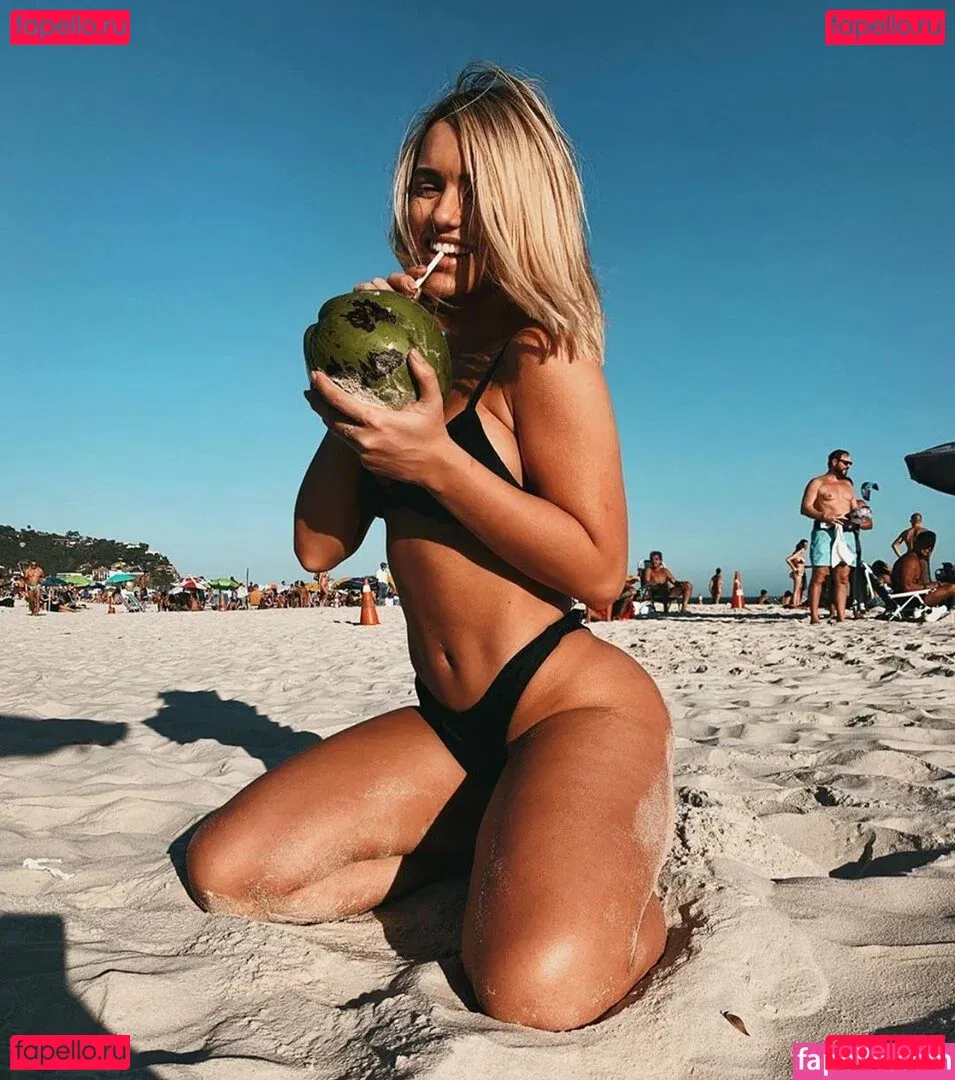 Rafa Kalimann Onlyfans Photo Gallery 