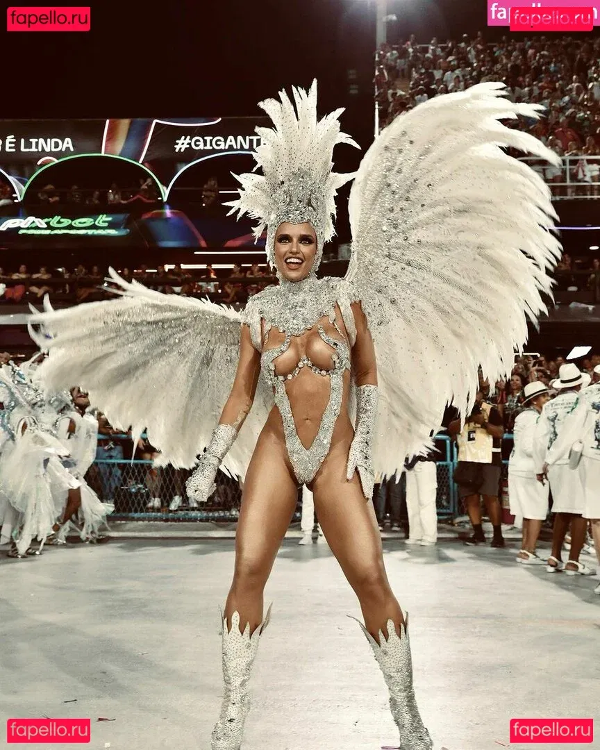 Rafa Kalimann Onlyfans Photo Gallery 