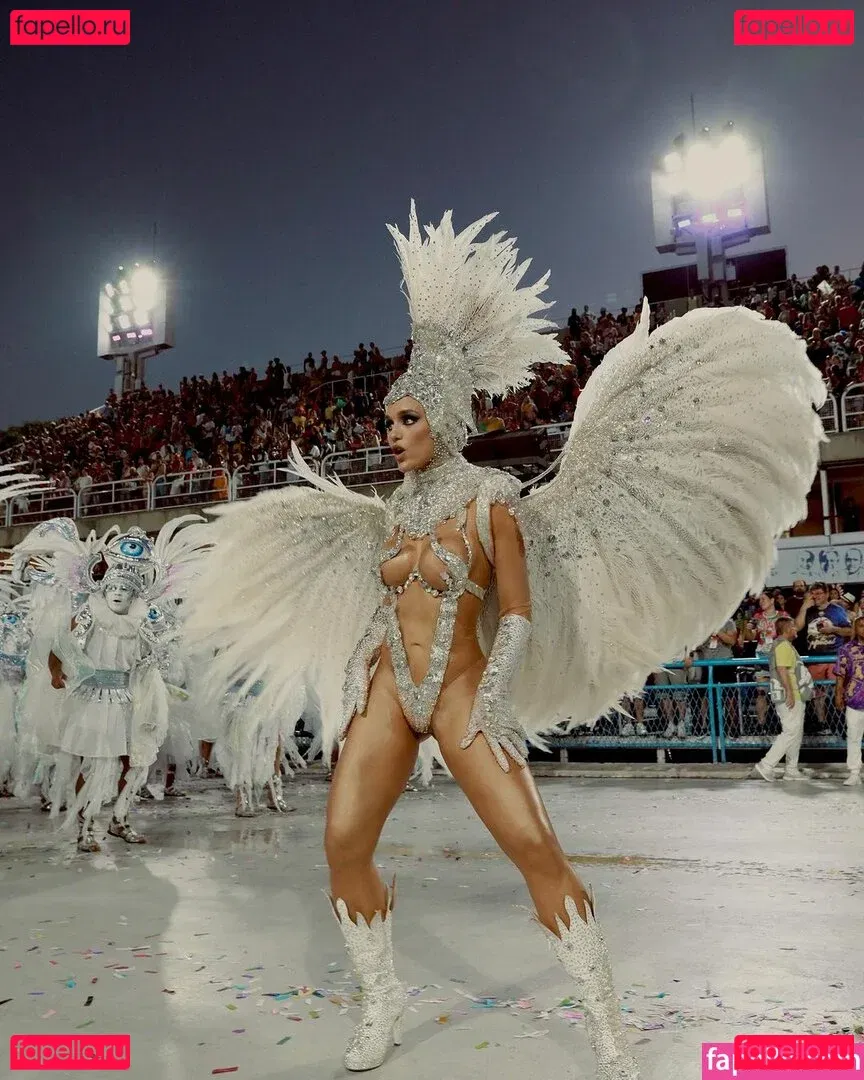 Rafa Kalimann Onlyfans Photo Gallery 