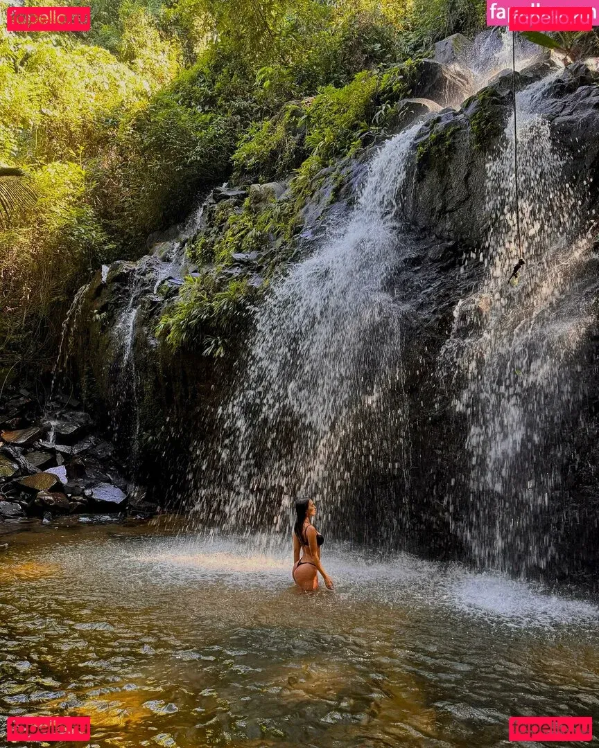 Rafa Kalimann Onlyfans Photo Gallery 