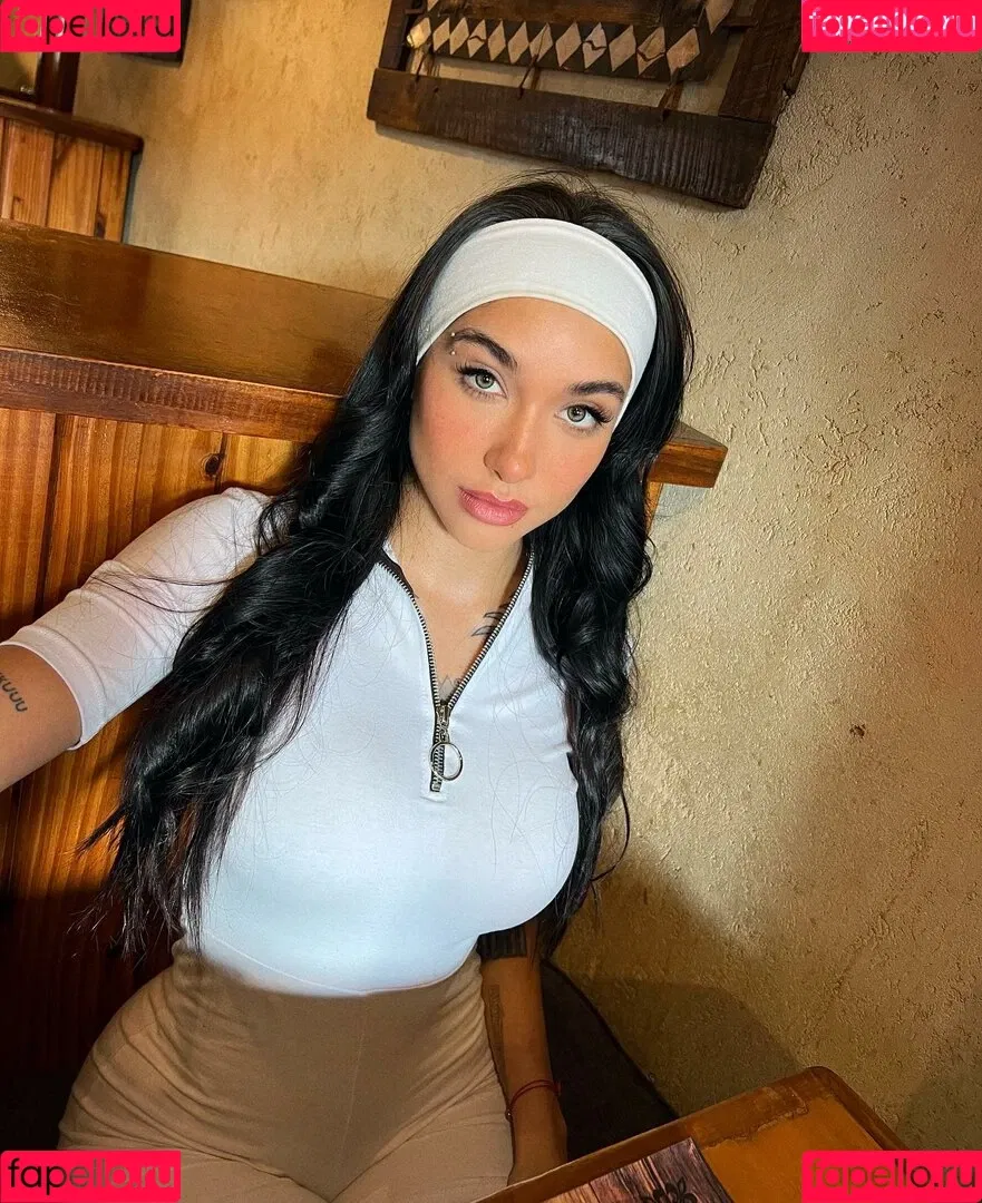 Maria Becerra Onlyfans Photo Gallery 