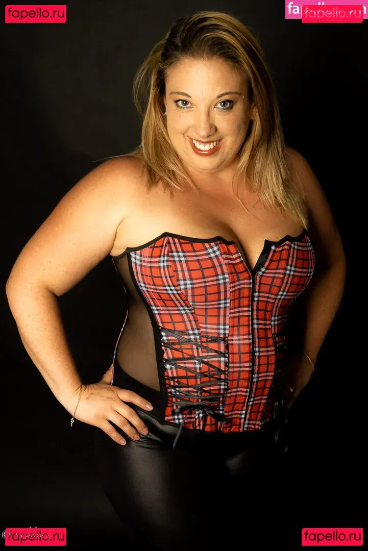 Ann Carvecson Onlyfans Photo Gallery 