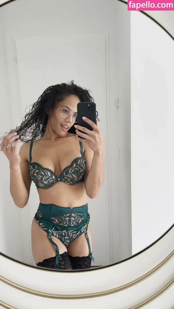 Lana Athena Onlyfans Photo Gallery 