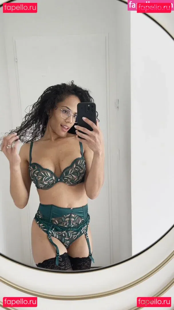 Lana Athena Onlyfans Photo Gallery 