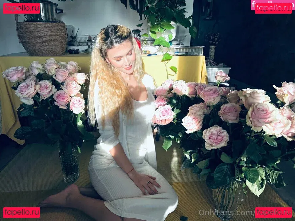 Vivianishere Onlyfans Photo Gallery 