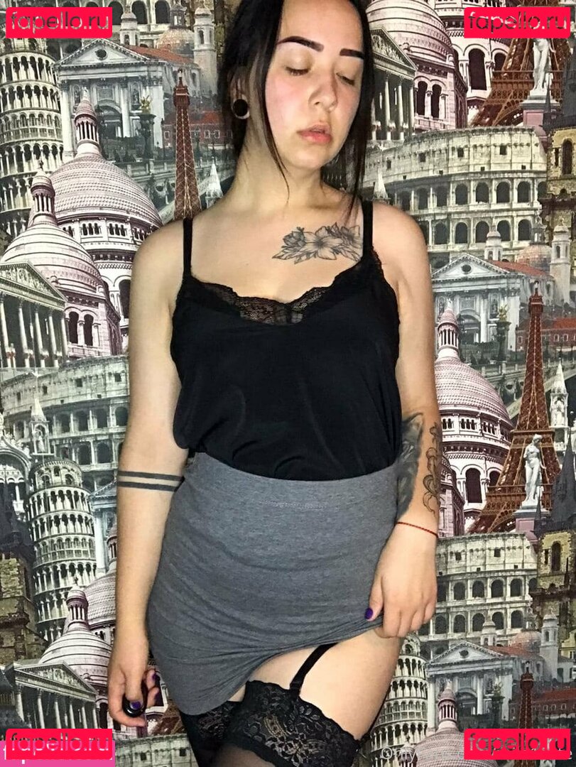 mila1cute / milacute18 Onlyfans Photo Gallery 