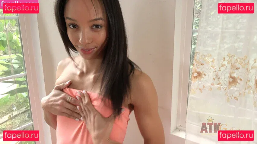 Alexis Tae Onlyfans Photo Gallery 