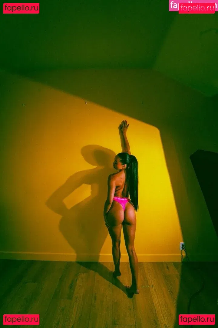 Alexis Tae Onlyfans Photo Gallery 