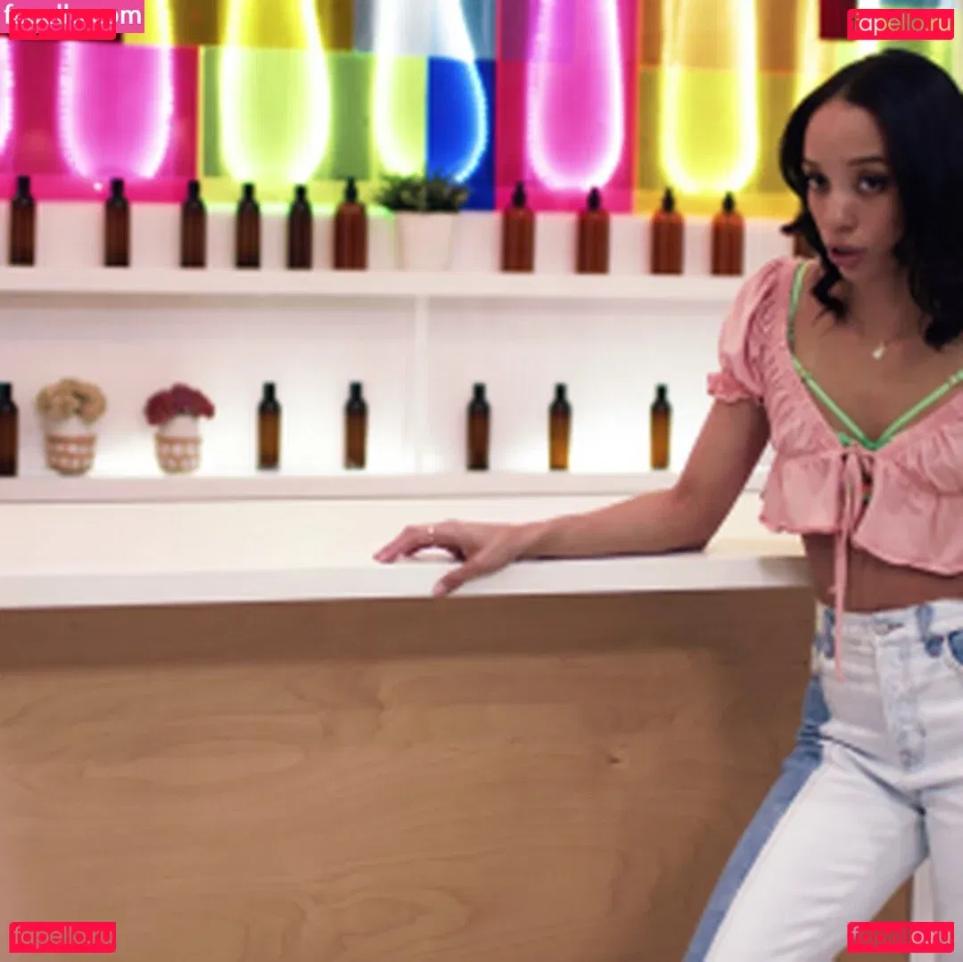 Alexis Tae Onlyfans Photo Gallery 