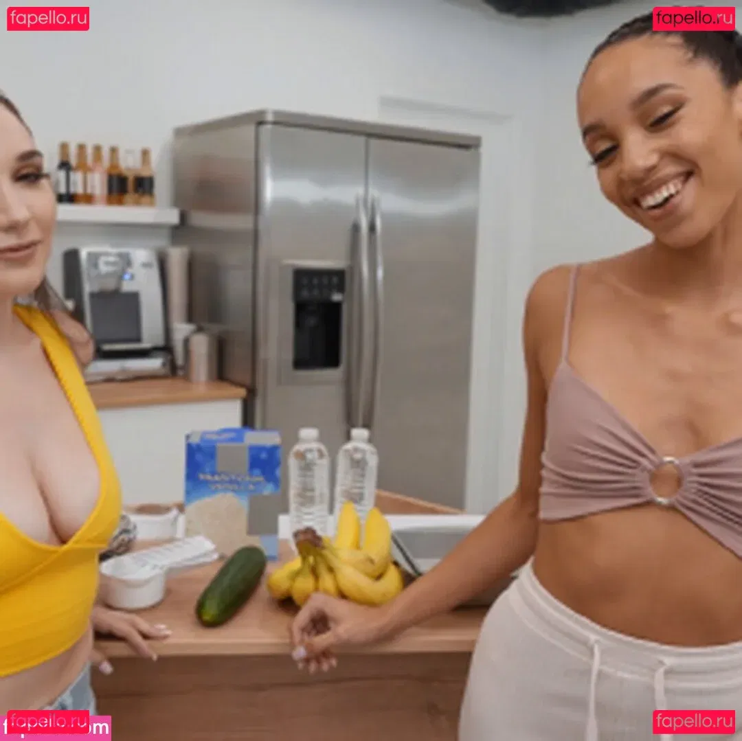 Alexis Tae Onlyfans Photo Gallery 