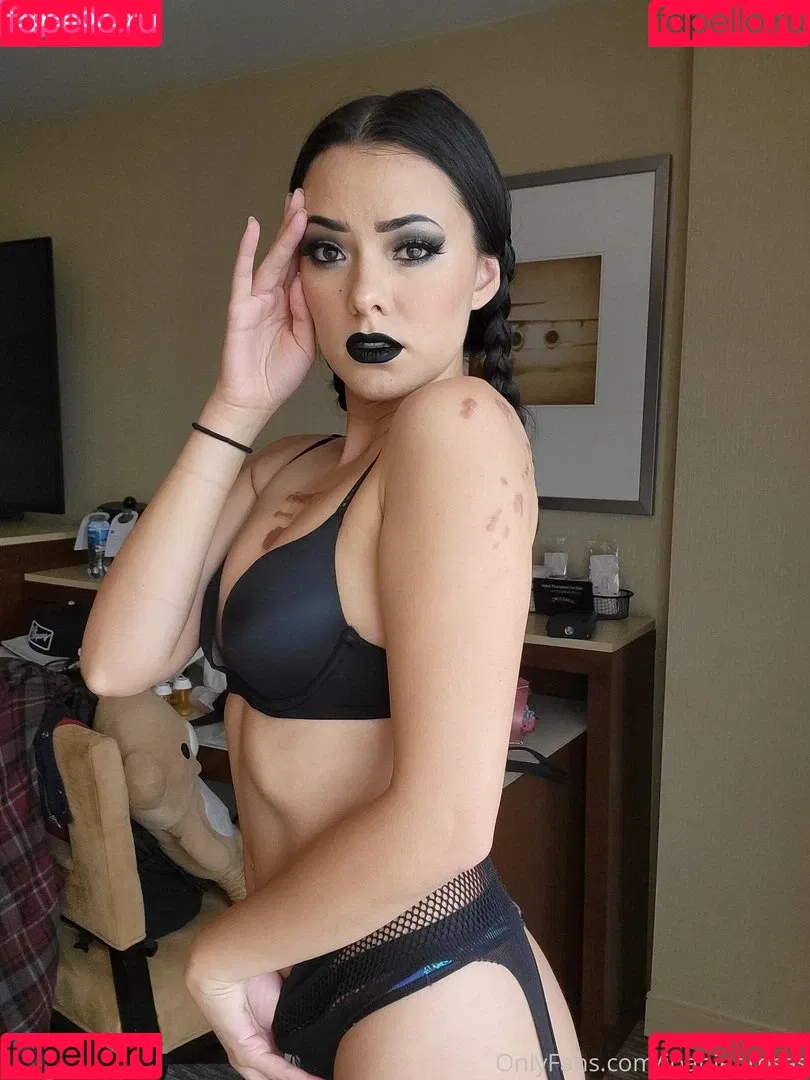 Joanie Brosas Onlyfans Photo Gallery 