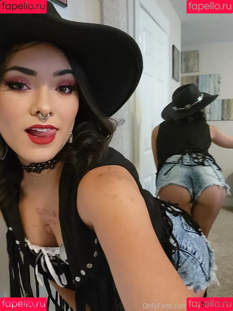 Joanie Brosas Onlyfans Photo Gallery 