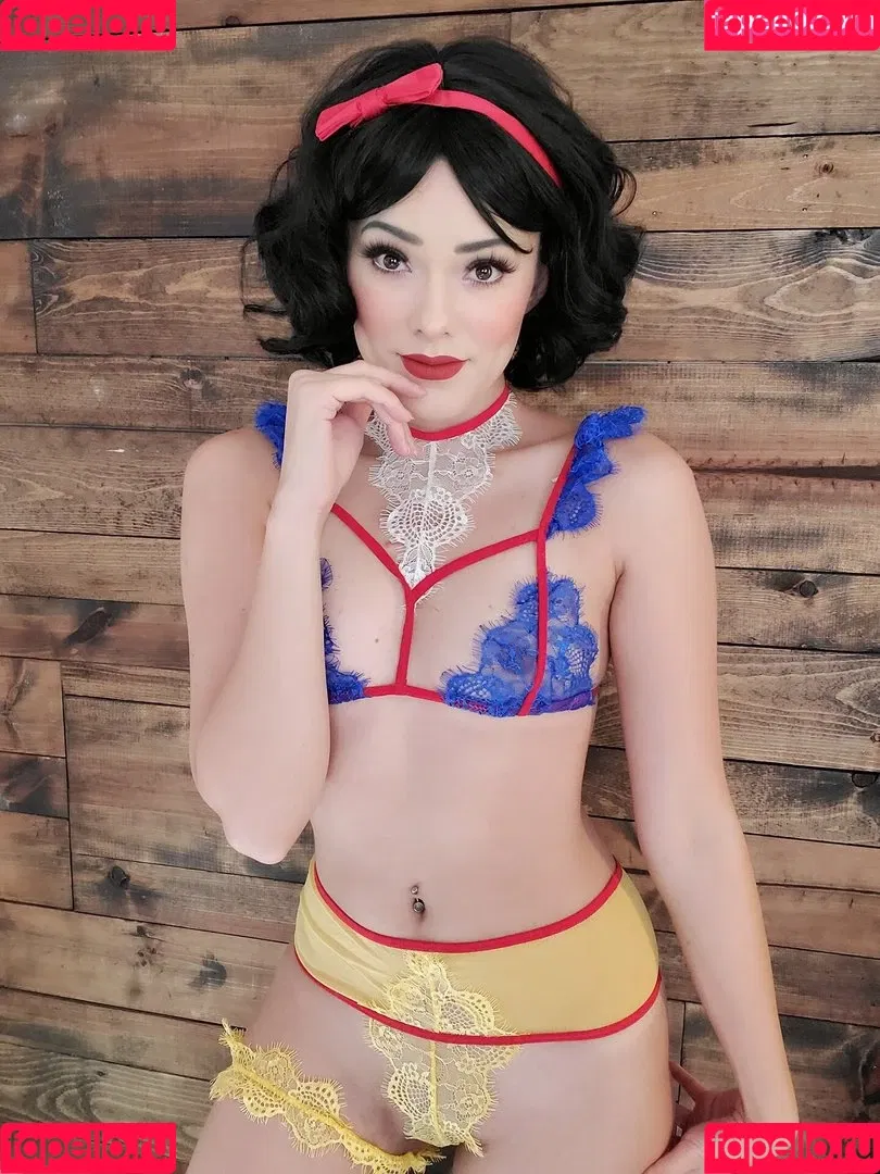Joanie Brosas Onlyfans Photo Gallery 