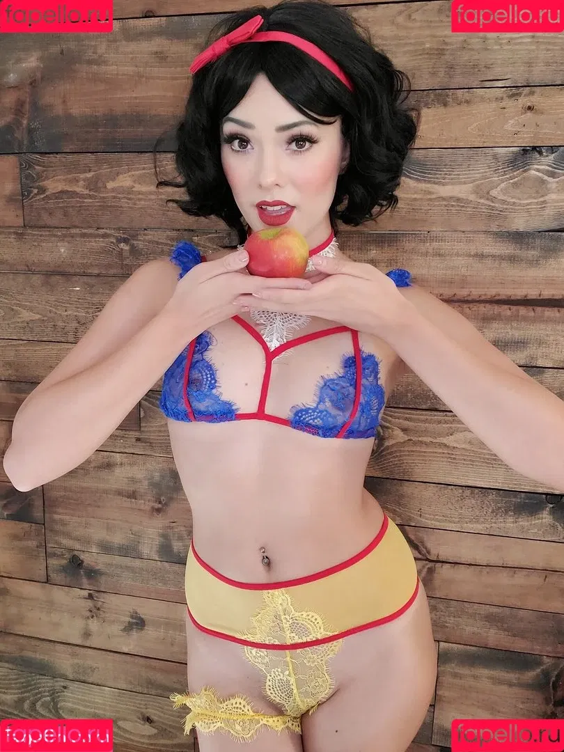 Joanie Brosas Onlyfans Photo Gallery 