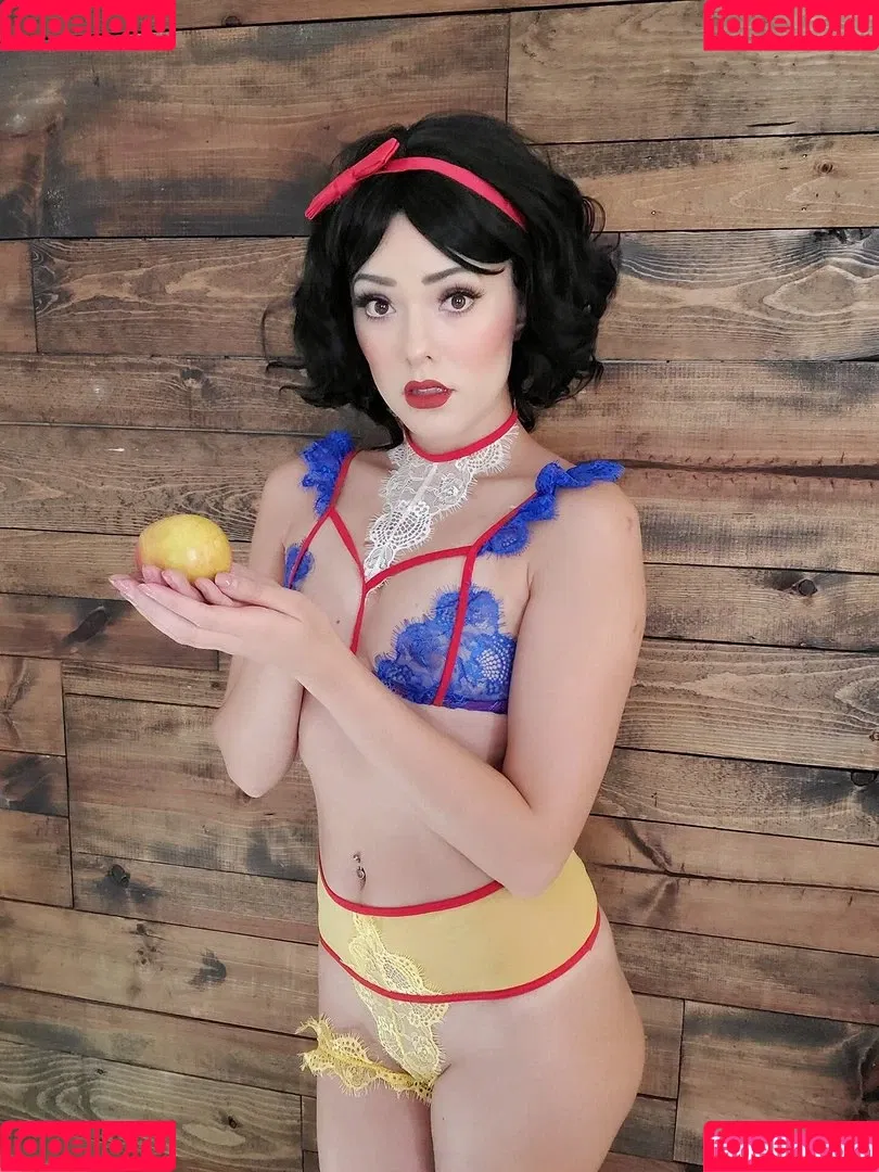 Joanie Brosas Onlyfans Photo Gallery 