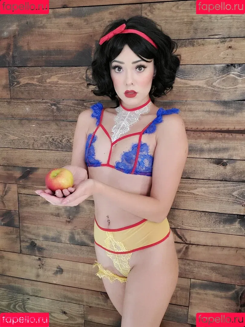 Joanie Brosas Onlyfans Photo Gallery 