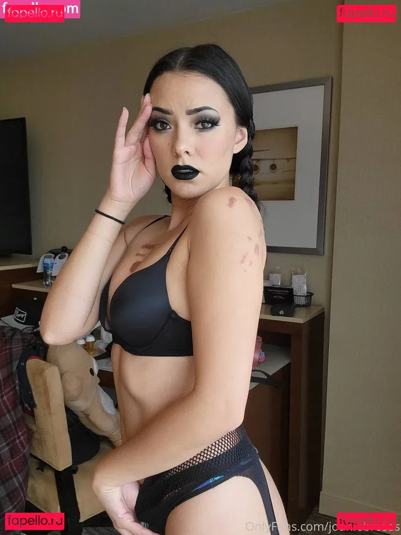 Joanie Brosas Onlyfans Photo Gallery 