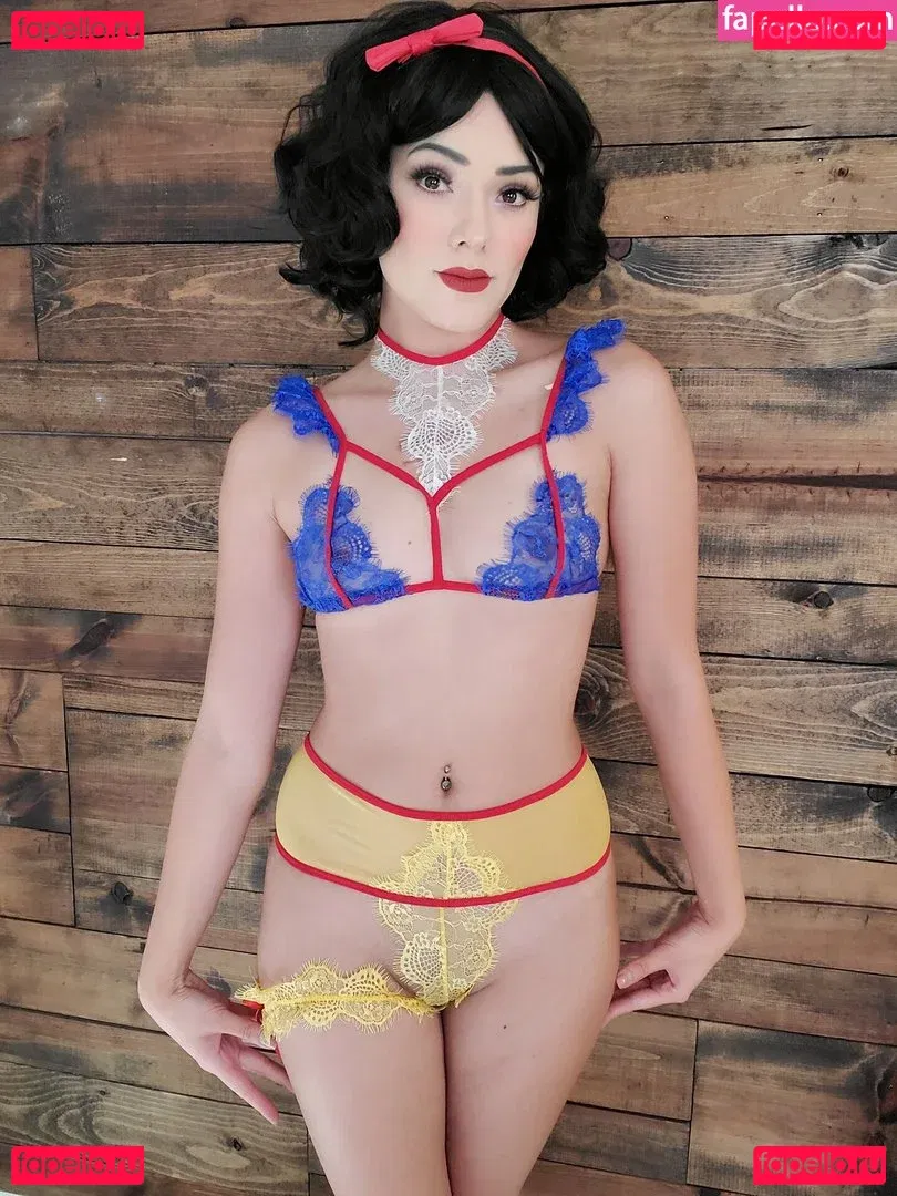 Joanie Brosas Onlyfans Photo Gallery 